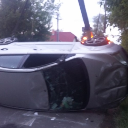 Felborult autó mentés